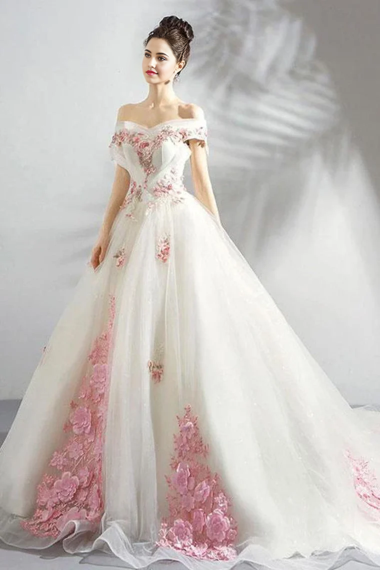 Vestido de novia de tul con hombros descubiertos y flores rosas, corte A